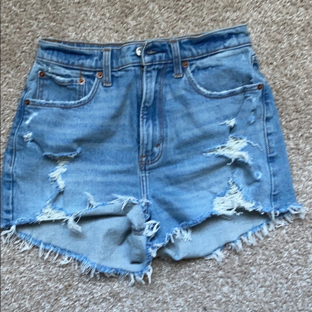 NEW Abercrombie Mom Short